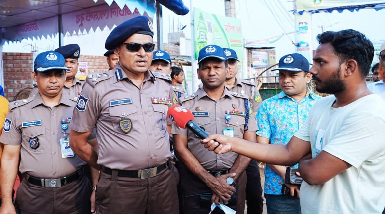 আসন্ন ঈদ-উল-আযহা উপলক্ষে রাজশাহীর সিটি হাট ও গুরুত্বপূর্ণ এলাকা পরিদর্শন করলেন আরএমপি কমিশনার