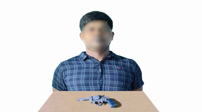 রাজশাহীতে আরএমপি ও সেনাবাহিনীর যৌথ অভিযানে আগ্নেয়াস্ত্র উদ্ধার; গ্রেপ্তার ১