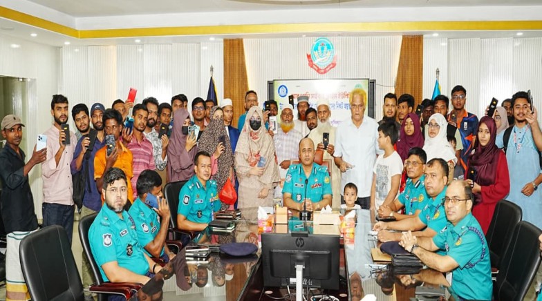 আরএমপি’র সাইবার ক্রাইম ইউনিটের সহায়তায় হারানো মোবাইল ফোন ফিরে পেলেন প্রকৃত মালিকরা