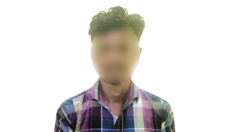 আরএমপি’র বোয়ালিয়া মডেল থানার অভিযানে দেশীয় অস্ত্র উদ্ধার; গ্রেপ্তার ১