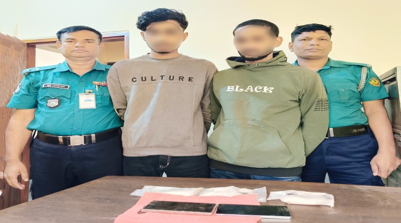 আরএমপি’র কাশিয়াডাঙ্গা থানা পুলিশের চেকপোস্টে হেরোইনসহ ২ ব্যক্তি গ্রেপ্তার