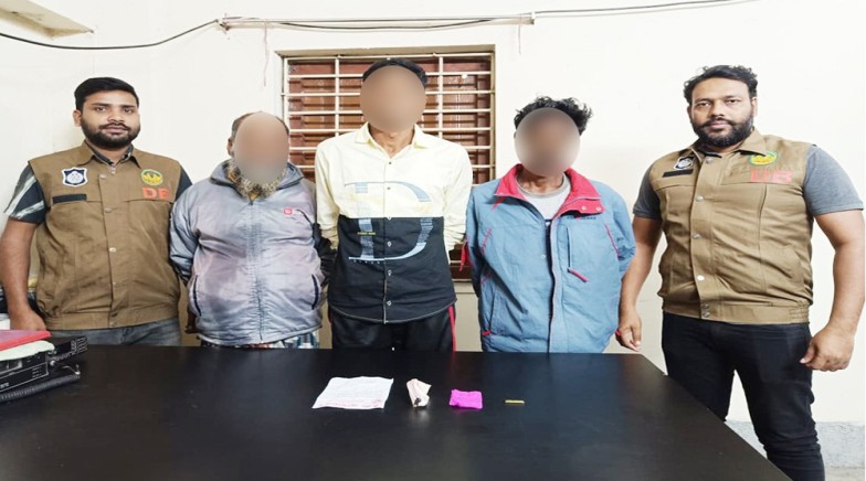 রাজশাহী মহানগরীতে ডিবি পুলিশের অভিযানে স্বর্ণ প্রতারণা চক্রের ৩ সদস্য গ্রেপ্তার