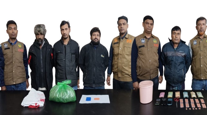 রাজশাহীতে আরএমপির মাদকবিরোধী অভিযানে ৪ জন গ্রেপ্তার; গাঁজা, ইয়াবা ও ট্যাপেন্টাডল ট্যাবলেট উদ্ধার