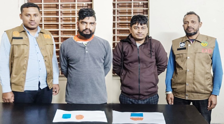 রাজশাহীতে আরএমপির মাদকবিরোধী অভিযানে ২ জন গ্রেপ্তার; ইয়াবা ট্যাবলেট উদ্ধার