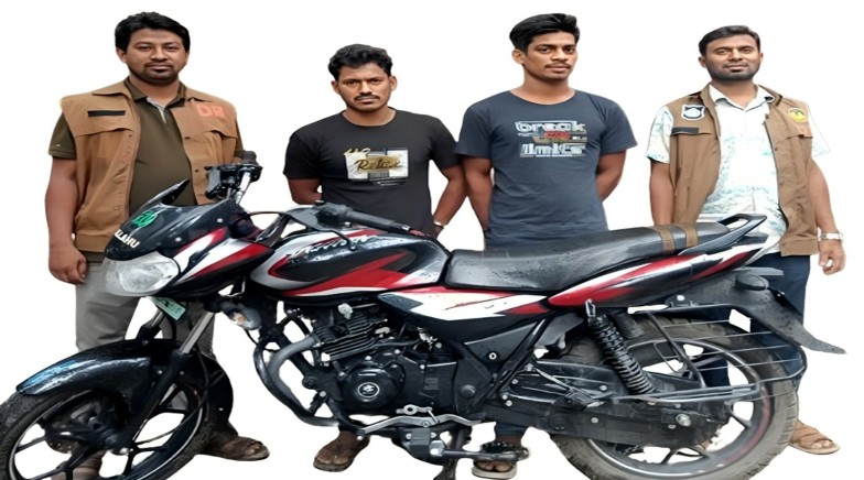 আরএমপি’র গোয়েন্দা শাখা (ডিবি) পুলিশের অভিযানে চোরাই মোটরসাইকেল উদ্ধার; গ্রেপ্তার ২