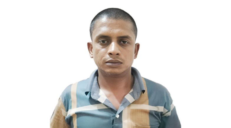 রাজশাহীতে আরএমপি'র মাদকবিরোধী অভিযানে ১ জন মাদক ব্যবসায়ী গ্রেপ্তার; হেরোইন ও গাঁজা উদ্ধার