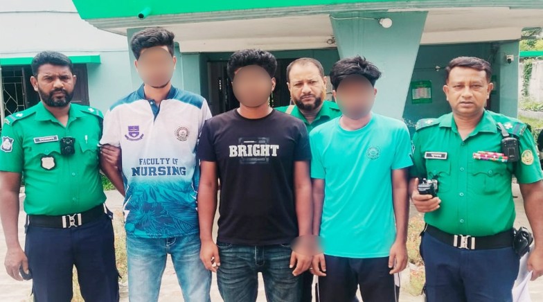 রাজশাহী মহানগরীর নার্সিং কলেজ হোস্টেলে মারপিটে বহিরাগত যুবকের মৃত্যুর ঘটনায় ৩ শিক্ষার্থী গ্রেপ্তার