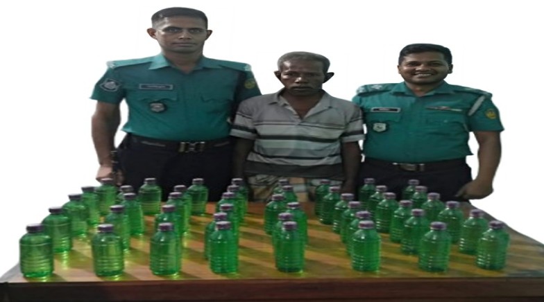 রাজশাহী মহানগরীতে কাশিয়াডাঙ্গা থানা পুলিশের মাদকবিরোধী অভিযানে ১ মাদক কারবারি গ্রেপ্তার; ৪৫ বোতল দেশীয় তৈরি চোলাই মদ উদ্ধার