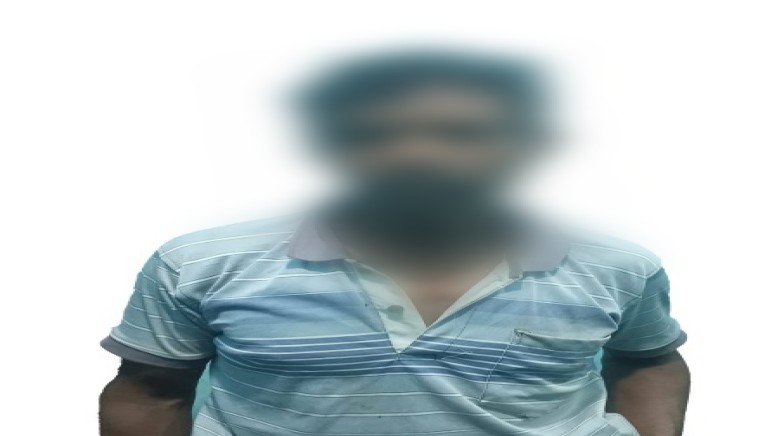 রাজশাহী মহানগরীতে আরএমপি’র মাদকবিরোধী অভিযানে ১ মাদক ব্যবসায়ী গ্রেপ্তার; দেশীয় তৈরি চোলাইমদ উদ্ধার