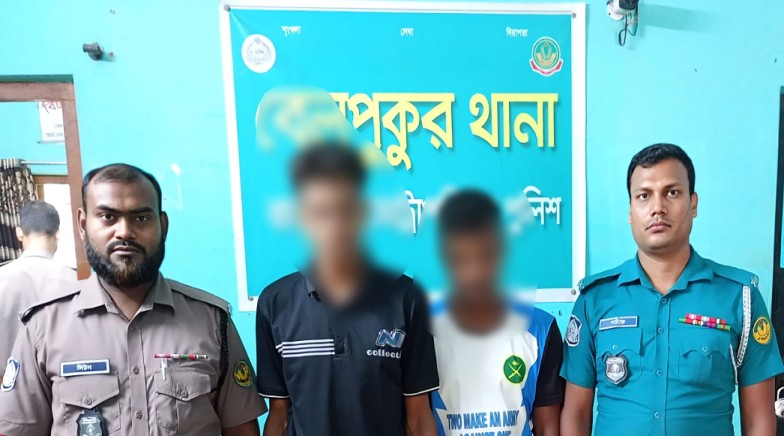 রাজশাহী মহানগরীতে আরএমপি’র মাদকবিরোধী অভিযানে ২ মাদক ব্যবসায়ী গ্রেপ্তার; ট্যাপেন্টাডল ট্যাবলেট উদ্ধার