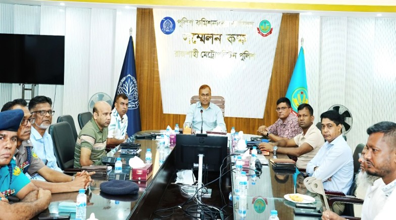 রাজশাহী মহানগরীতে সিএনজি মালিক সমিতির সঙ্গে আরএমপির কমিশনারের মতবিনিময় সভা অনুষ্ঠিত