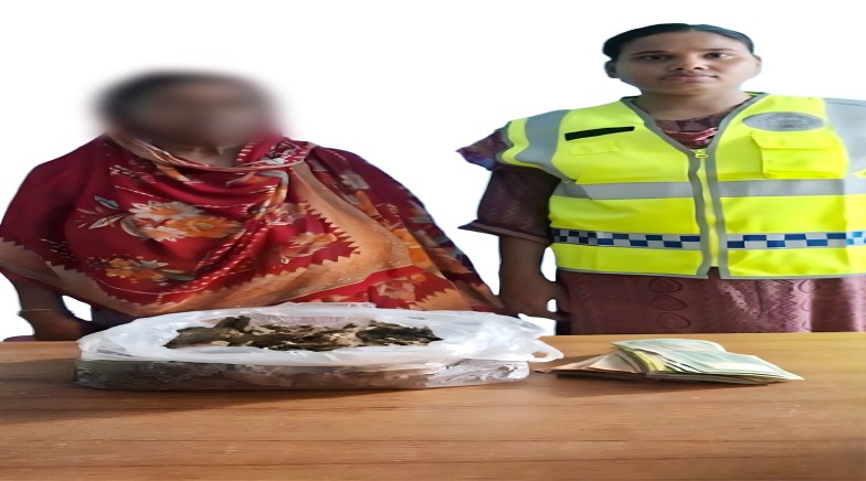 রাজশাহী মহানগরীতে আরএমপি’র বিশেষ মাদকবিরোধী টিমের অভিযানে ১ নারী মাদক ব্যবসায়ী (শেফালী ৭ম বারের মতো) গ্রেপ্তার; গাঁজা উদ্ধার ও নগদ অর্থ জব্দ