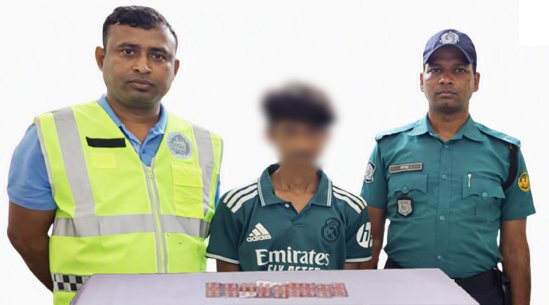 রাজশাহী মহানগরীতে আরএমপি’র মাদকবিরোধী অভিযানে ১ মাদক ব্যবসায়ী গ্রেপ্তার; ট্যাপেন্টাডল ট্যাবলেট উদ্ধার