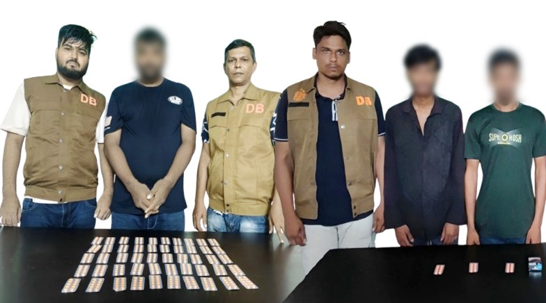 রাজশাহী মহানগরীতে আরএমপি’র পৃথক মাদকবিরোধী অভিযানে ৩ মাদক ব্যবসায়ী গ্রেপ্তার; বিপুল পরিমান ট্যাপেন্টাডল ট্যাবলেট উদ্ধার